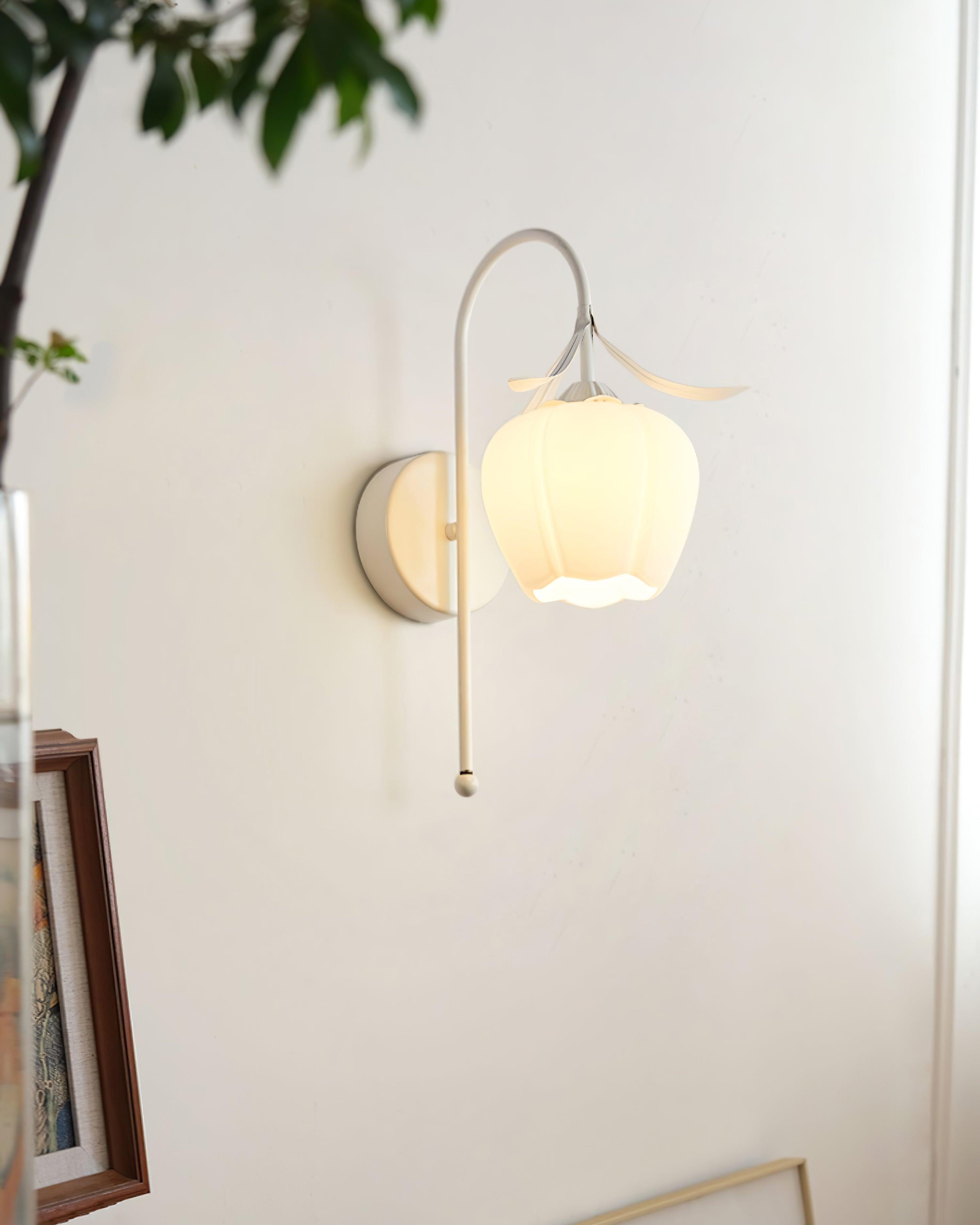 Luna Flower Wall Lamp