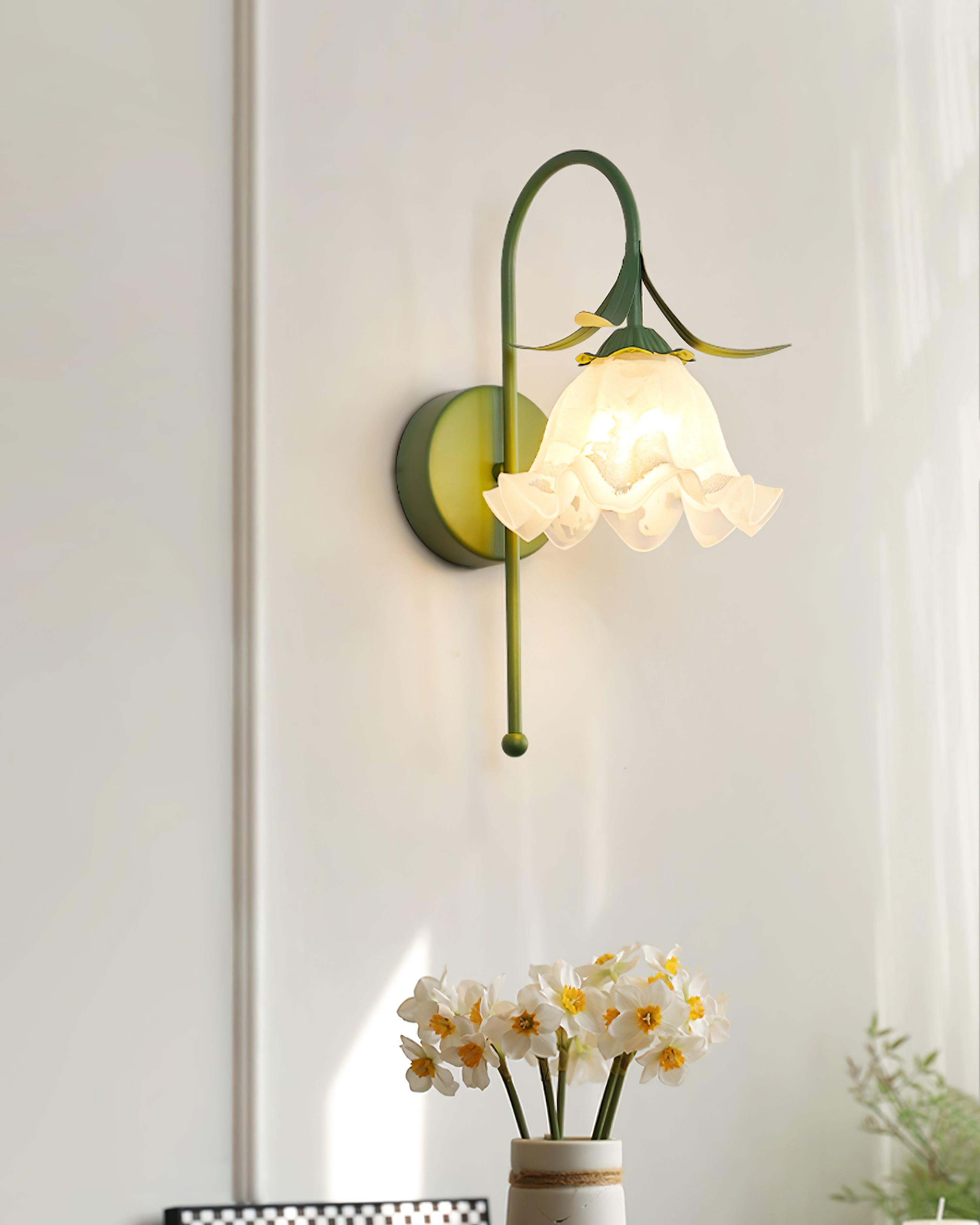 Luna Flower Wall Lamp