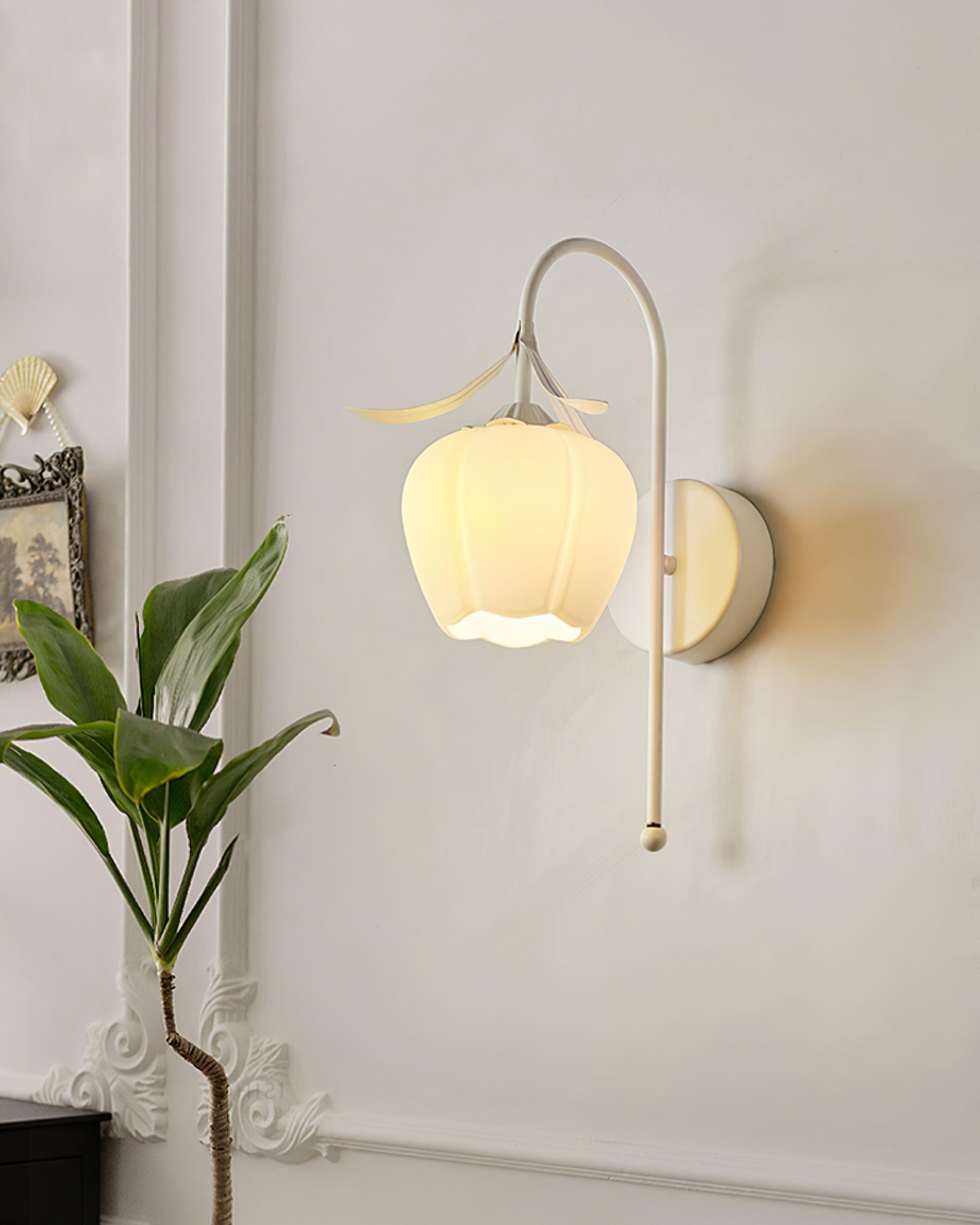 Luna Flower Wall Lamp