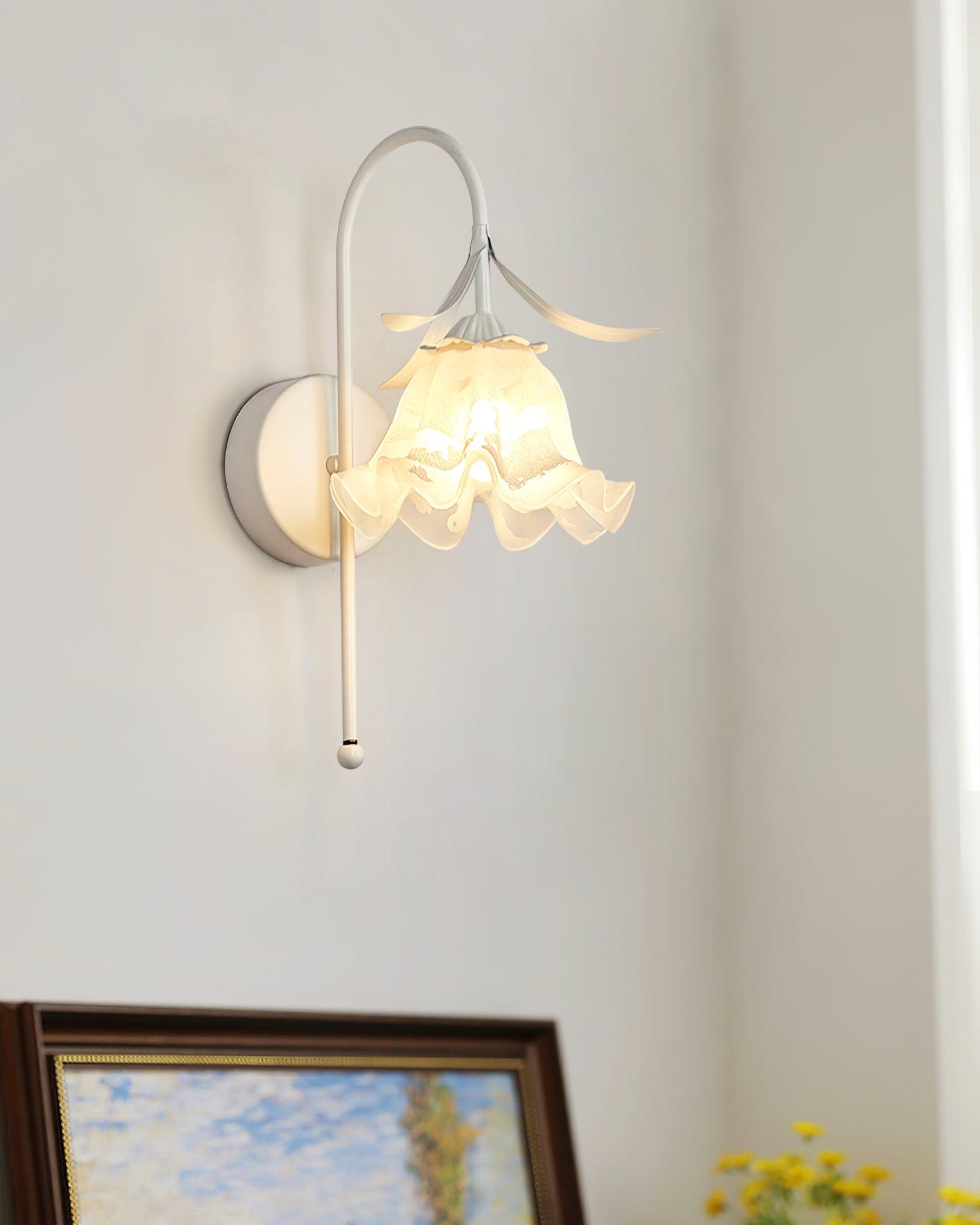 Luna Flower Wall Lamp