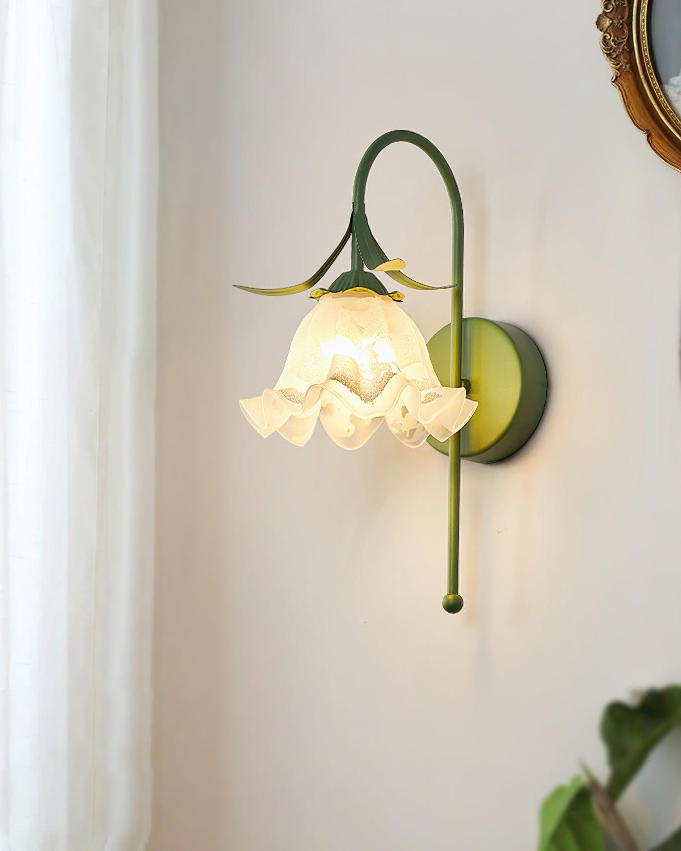 Luna Flower Wall Lamp