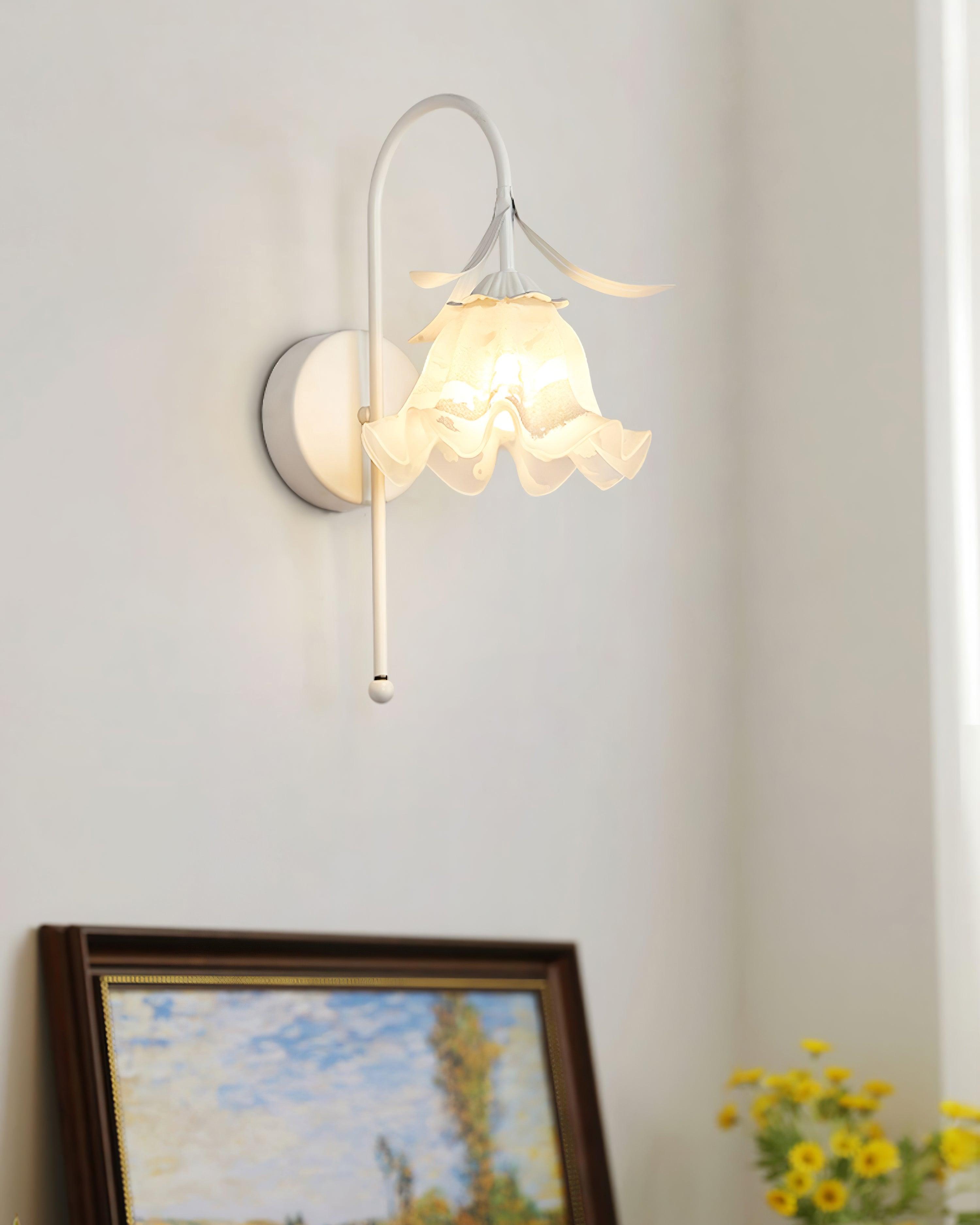 Luna Flower Wall Lamp