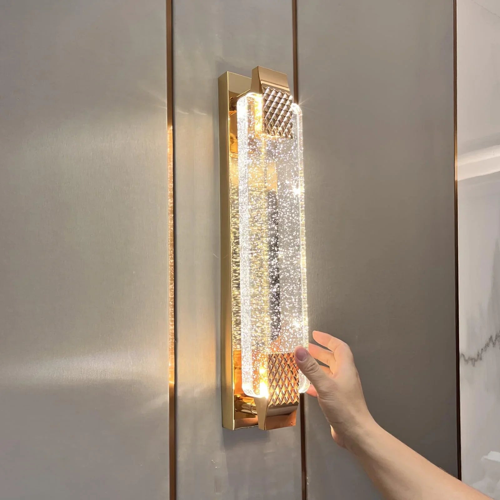 Moet_Sconce_3.webp