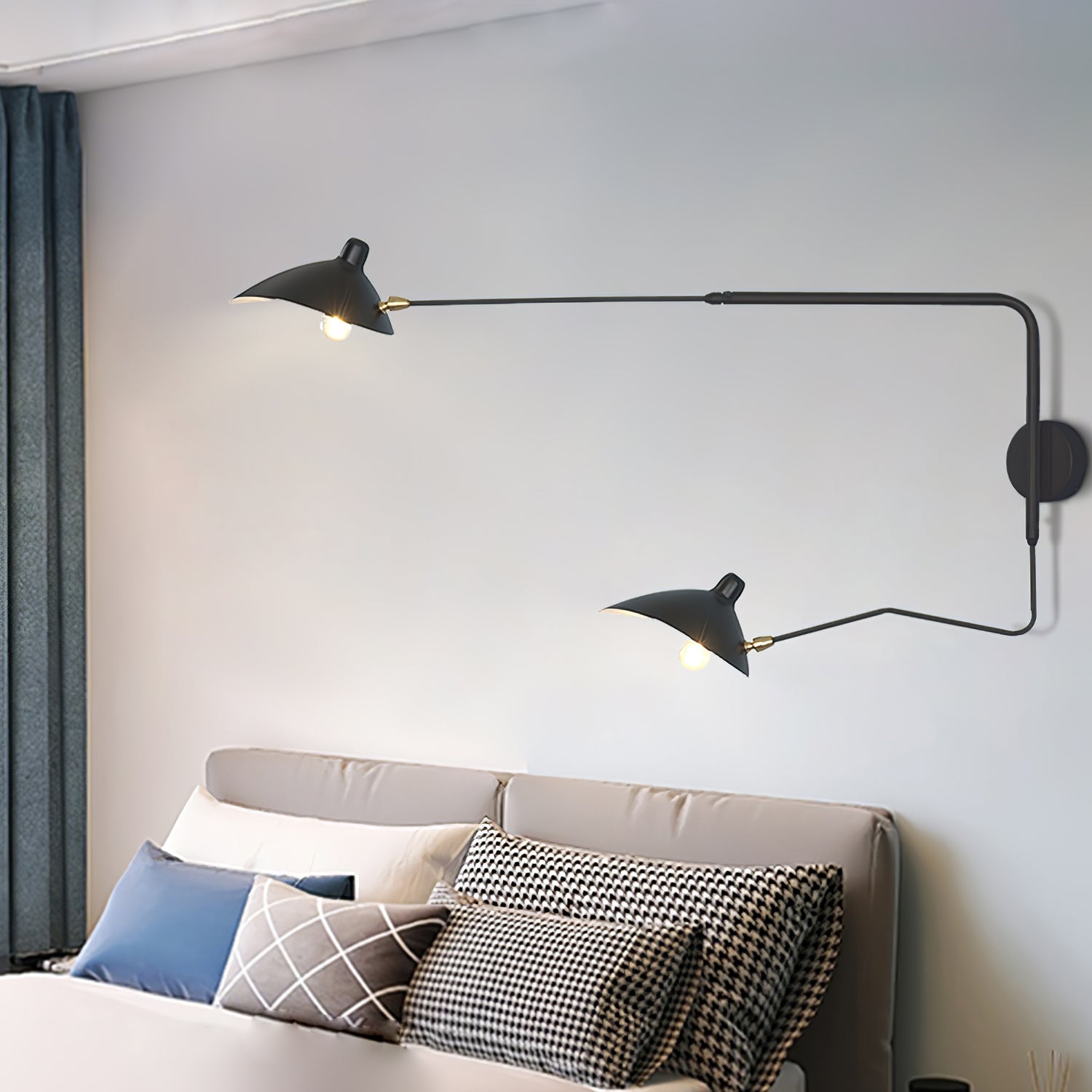 Serge_Mouille_Wall_Sconce-_9.jpg