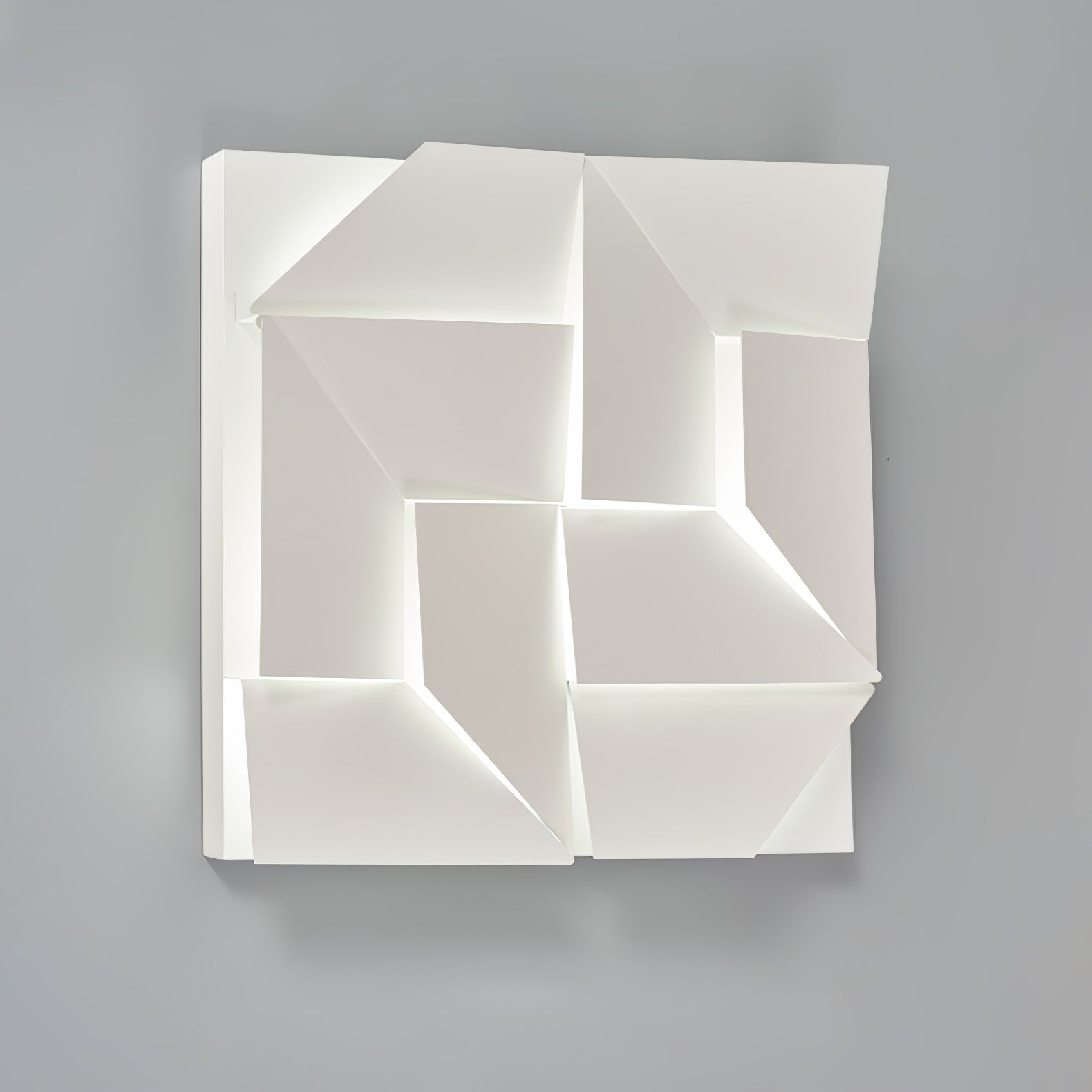 Shadows_Grand_Sconce-_26.jpg