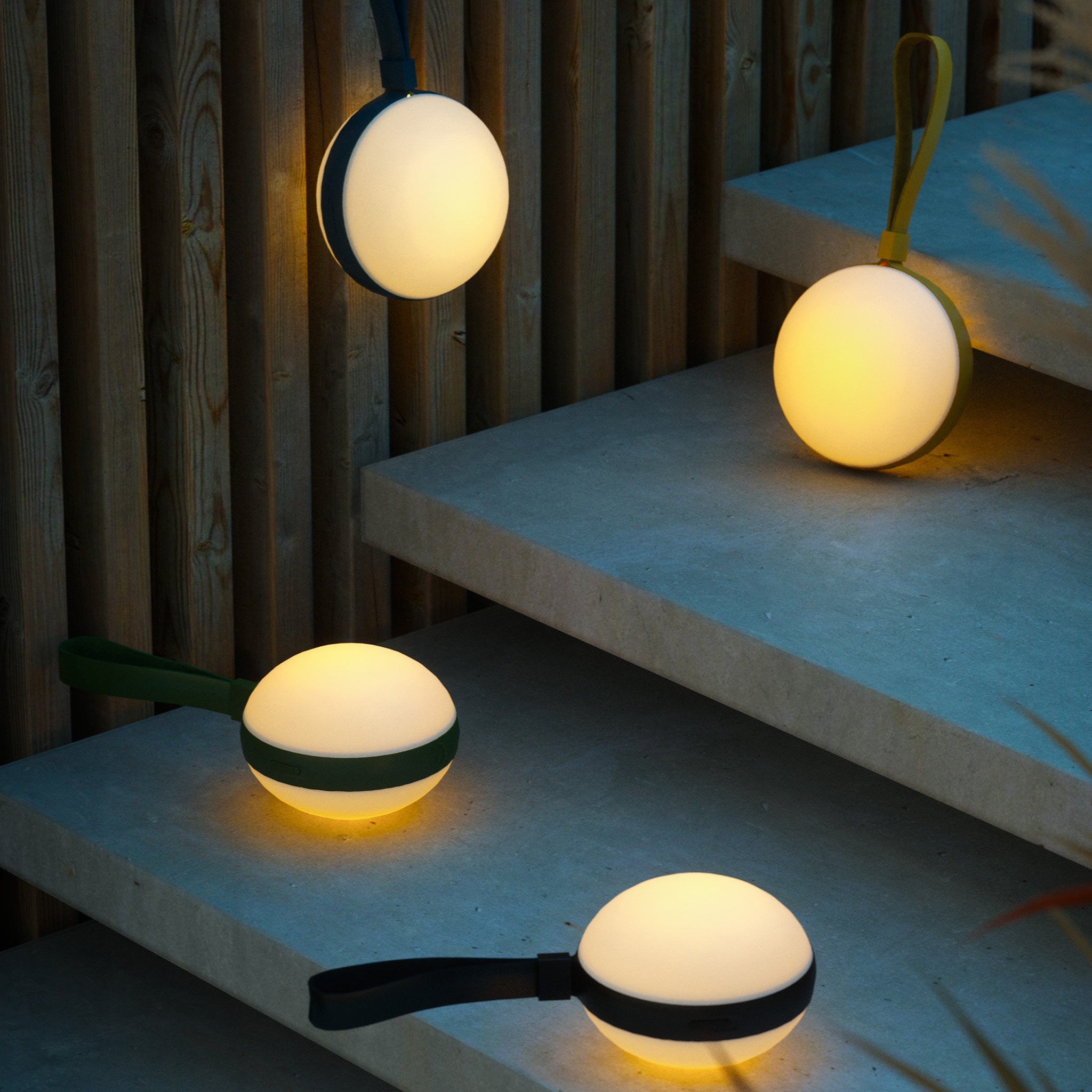 bring-portable-rechargeable-led-moodmaker-lamp-15_0331b685-9f3b-47df-9d46-fa47be958c47.jpg