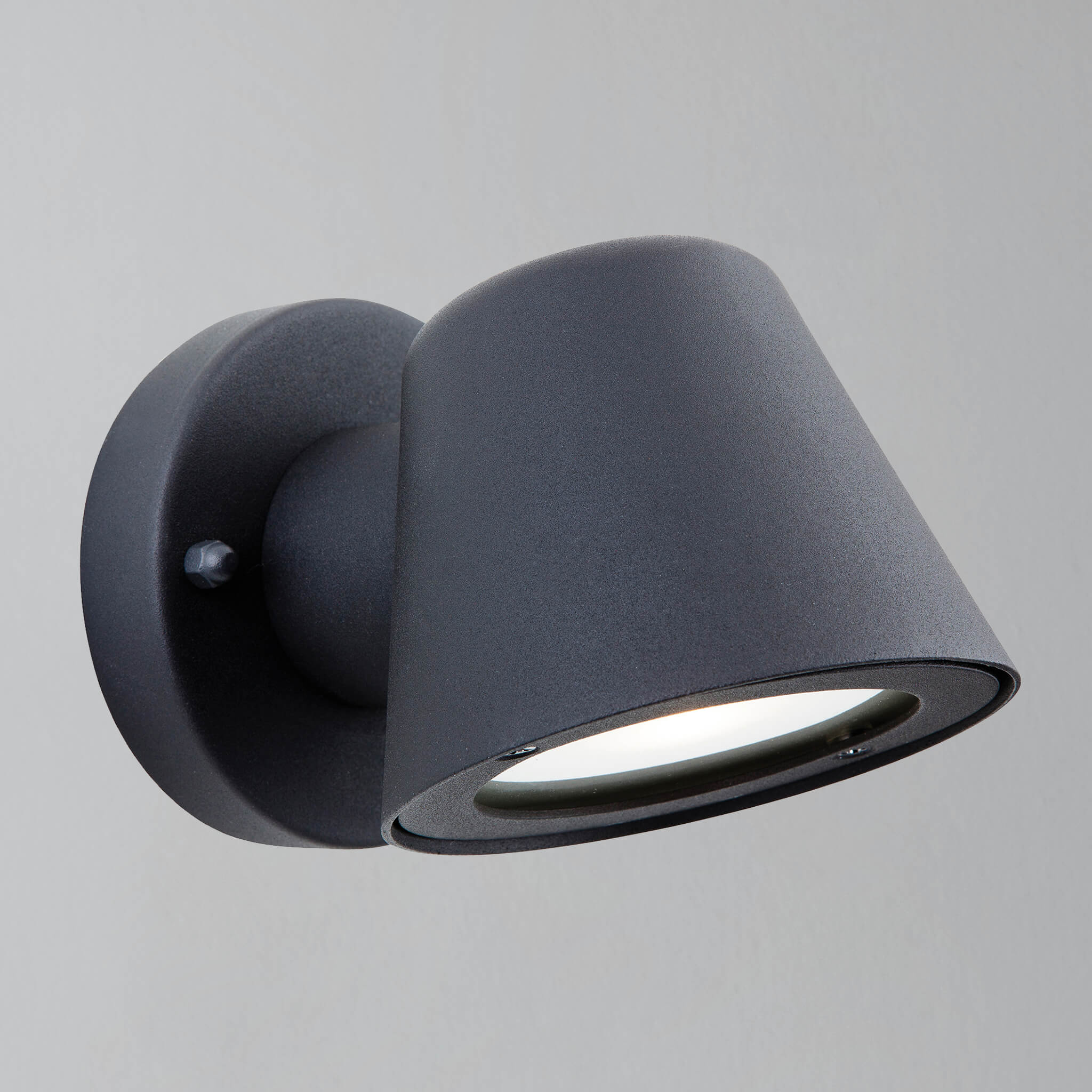 jaxon-scandinavian-led-outdoor-wall-light.jpg