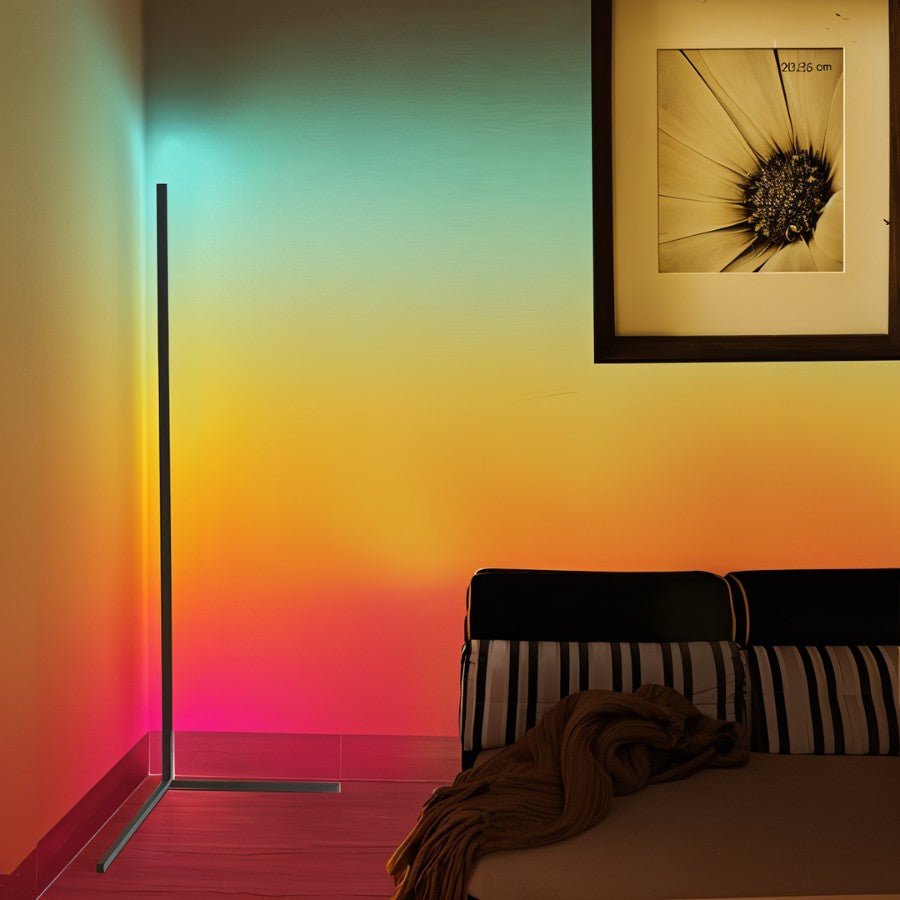 linear-floor-lamp-443266.jpg