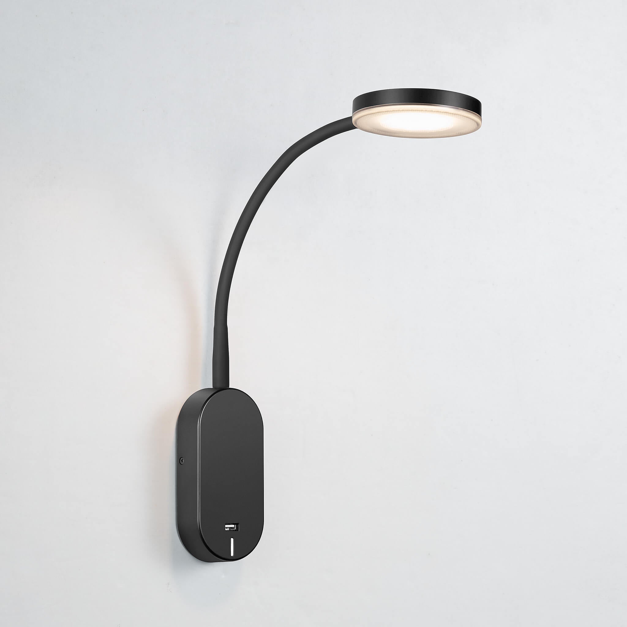 nordlux-mason-wall-light-with-usb-charger-black.jpg