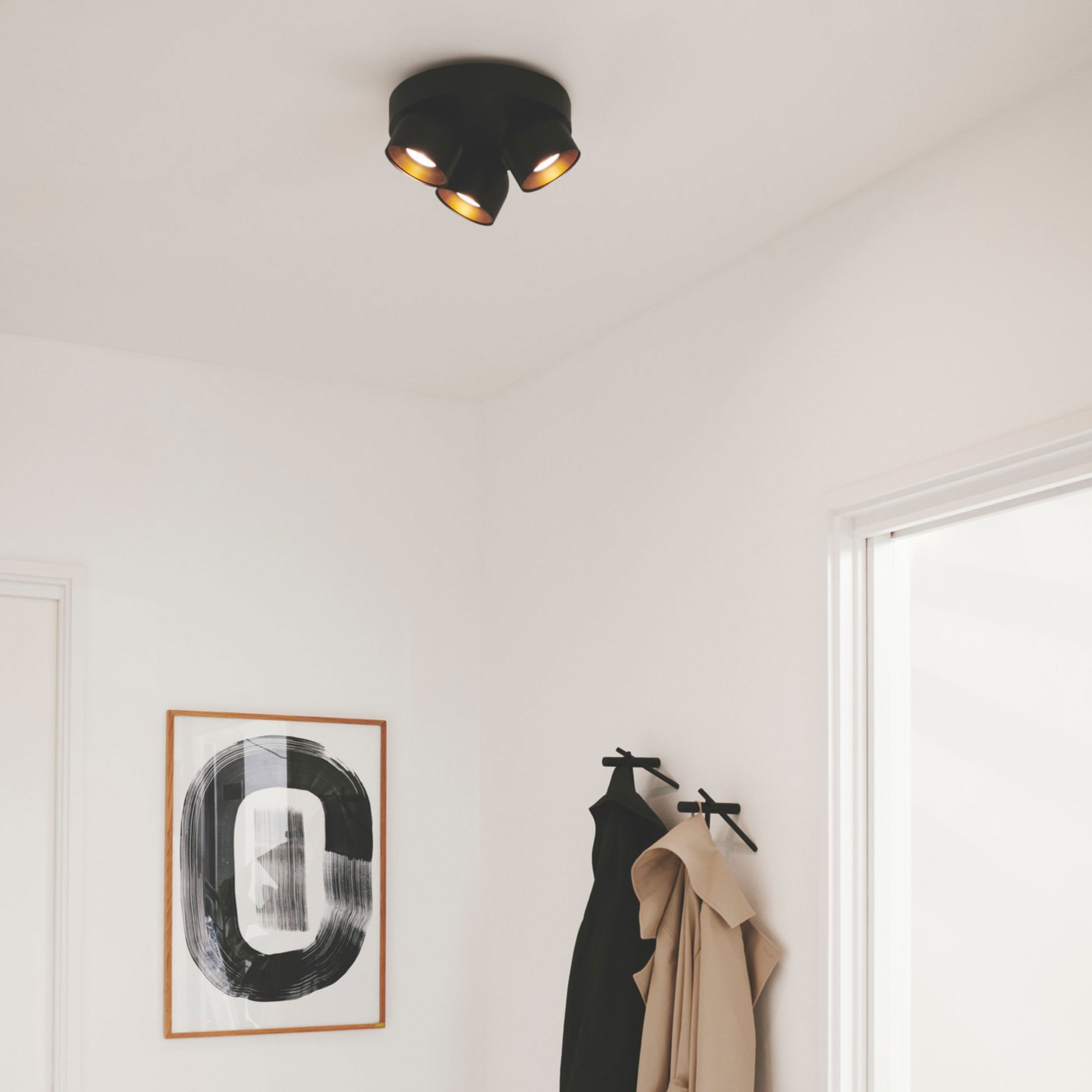 nordlux-pitcher-3-spot-ceiling-light-black-5_f7ade96e-e853-4d3b-8b71-028920e778d7.jpg