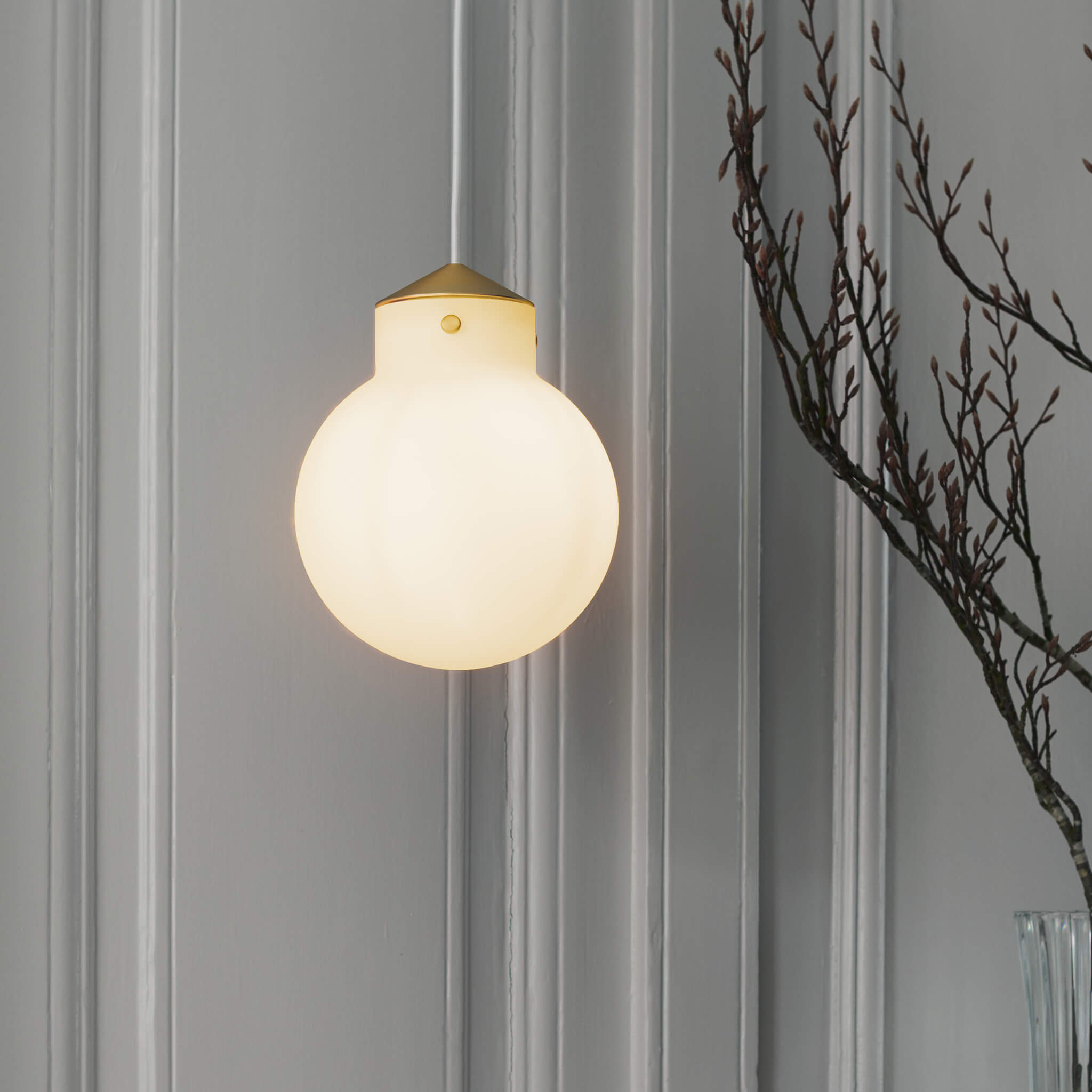 nordlux-raito-frosted-glass-globe-pendant-light-22-round_add7abfd-5c5e-4333-a703-cc9ac3735e8e.jpg